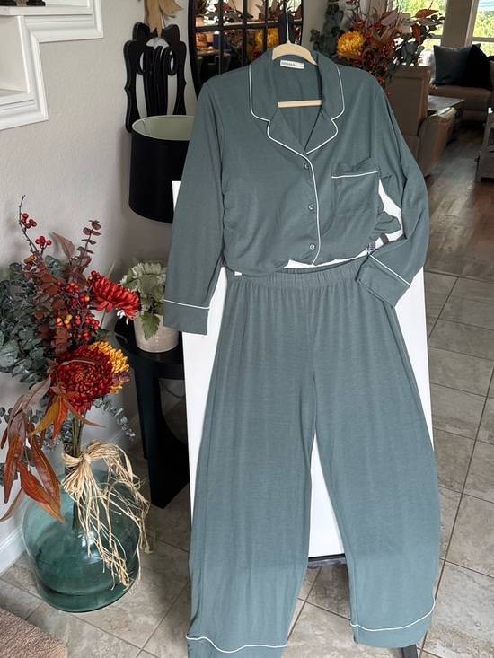 Zenana Outfitters Other - Zenana Outfitters Sage Green Two-Piece Long Sleeve Pajama Set with White Piping